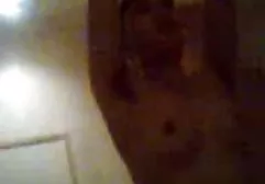 المدبوغة جميلة شقراء مع اللباس سكس عربي بالقوة
